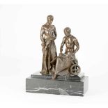 Unbekannter Künstler (20. Jh.) 2 Handwerker bei der Planung, Anfang 20. Jh., Bronze, braun