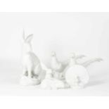 Konvolut Tierfiguren 5-tlg., Herend, Porzellan, weiß, glasiert, großer Hase, Höhe 30 cm, 2 Fasane,