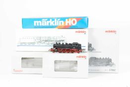Märklin Dampflokomotiv-Packung BR 86 mit einer Lok und 4 weitere Leerkartons eine Lok und 5 Kartons,