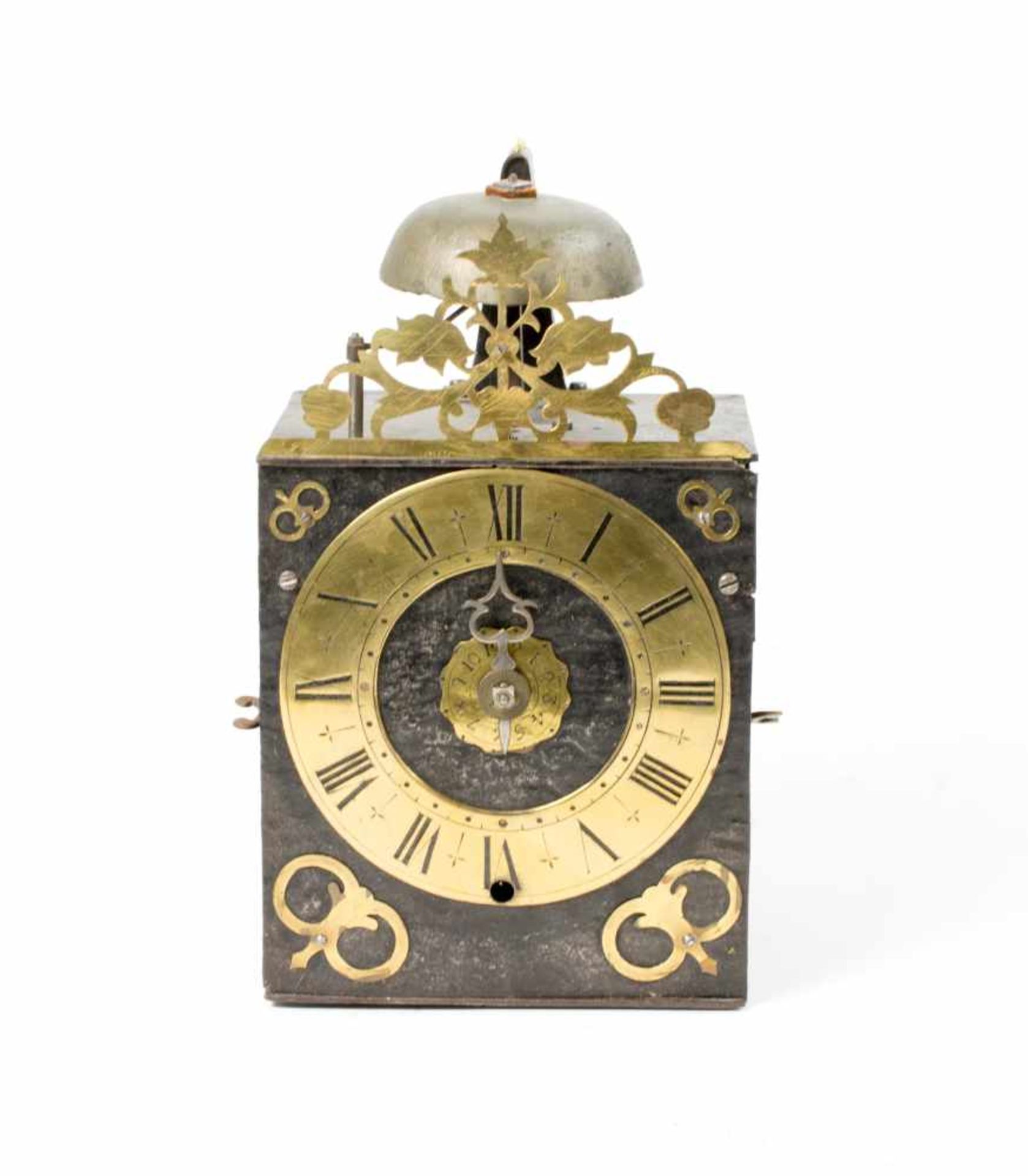 Comtoise-Uhr mit Wecker Frankreich, um 1740, Holz mit Messingapplikationen, Höhe 26,5 cm,
