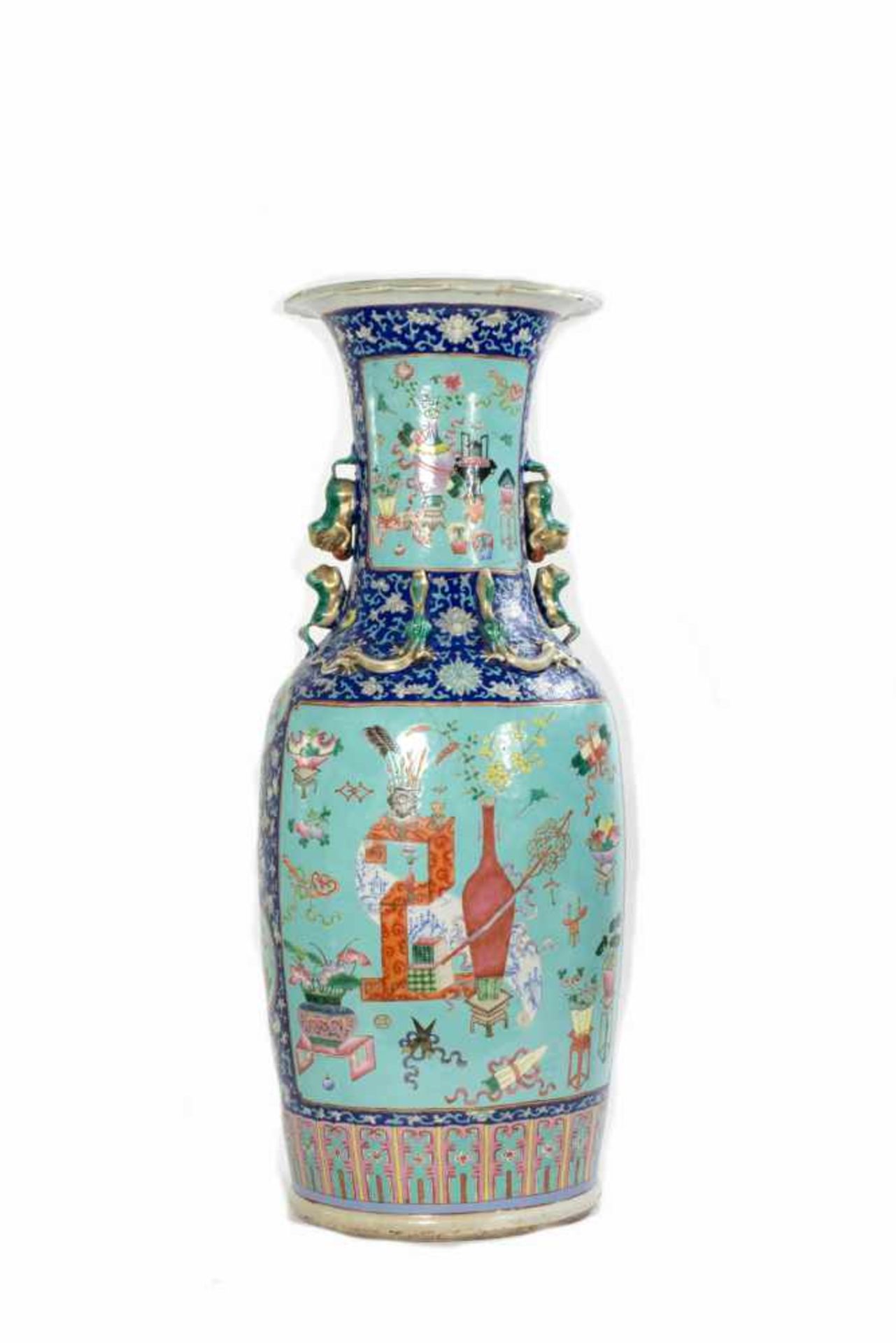 Standbodenvase China, 20. Jh., Porzellan, farbig staffiert, Höhe 82,5 cm, unterseitig mit