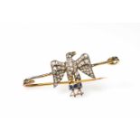 Sweetheart Brooch 'Military Badge' England, um 1915, ca. 60 Altschliff-Diamanten, emailliert,