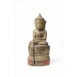 Buddha 'Shan' Nordthailand, 19. Jh., Holz, Reste von Vergoldung vorhanden, Höhe 21 cm, rissig,
