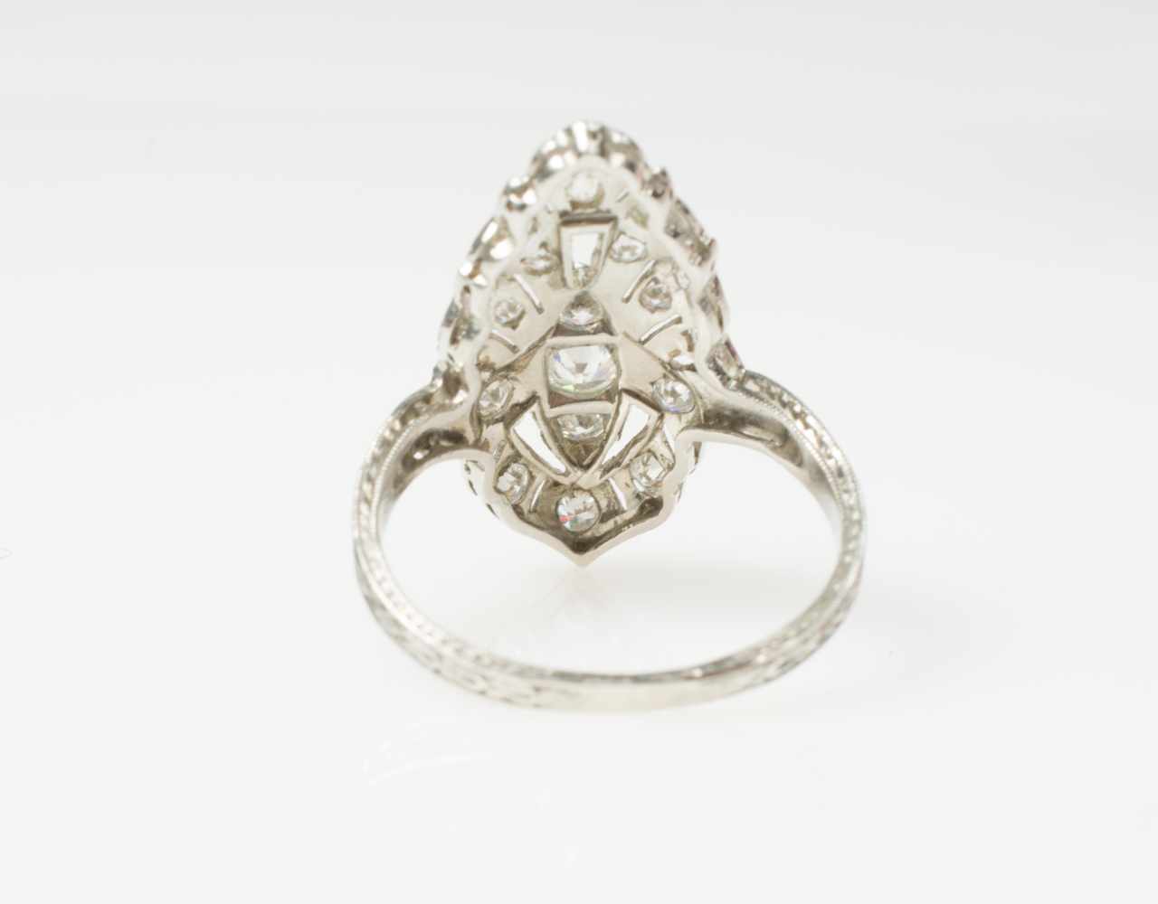 Damenring im Art déco-Stil Platin-Iridium, 20 Diamanten im Übergangsschliff, gesamt ca. 1,05 ct, - Image 2 of 2