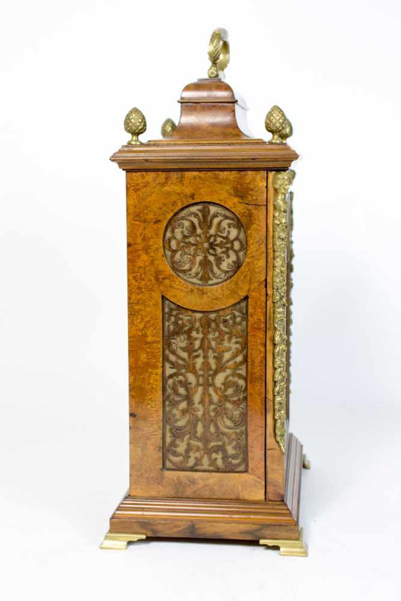 Bracket Clock mit Mondphase England, Thomas San, London, 19. Jh., Nussbaumgehäuse mit - Image 3 of 7