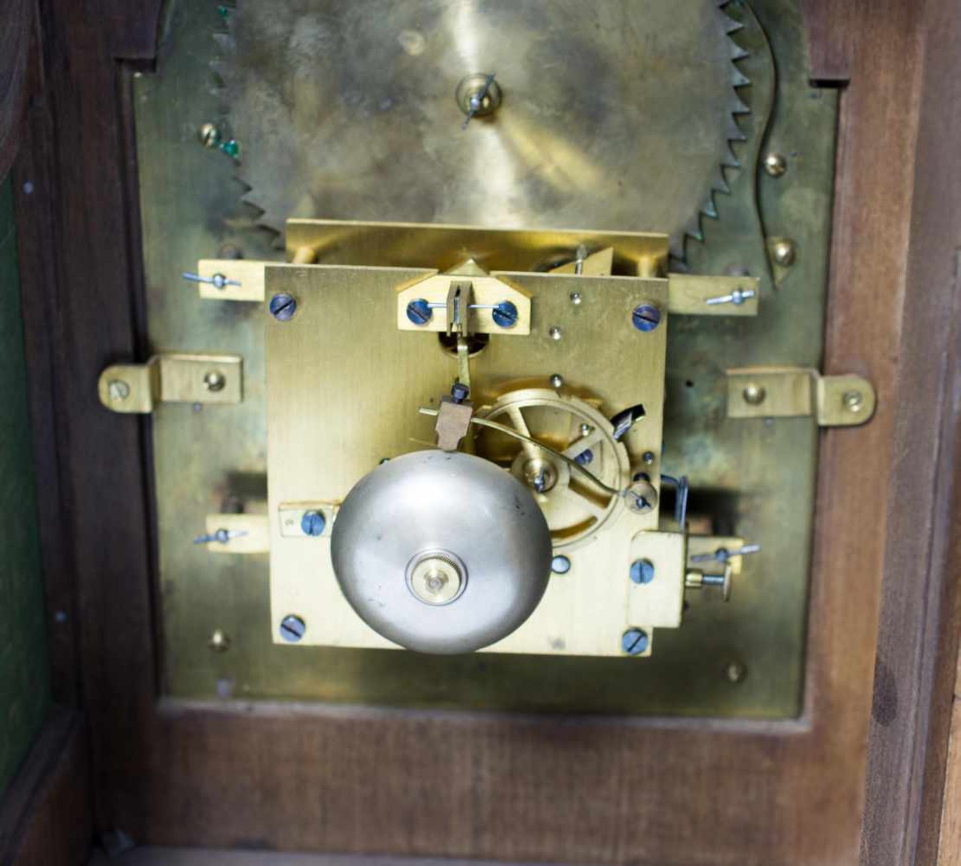 Bracket Clock mit Mondphase England, Thomas San, London, 19. Jh., Nussbaumgehäuse mit - Image 4 of 7