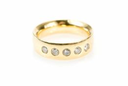 Damenring750 Gelbgold, 5 Brillanten, gesamt ca. 0,15 ct, überwiegend vs, I/J, Ringdurchmesser 16 mm,