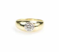 Solitärring585 Gelb- und Weißgold, ein Brillant, ca. 0,75 ct, si, J/K, Ringdurchmesser 19,5 mm,