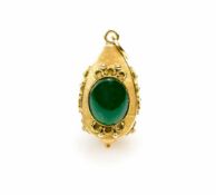 Anhänger750 Gelbgold, geprüft, 2 Chrysoprase, ca. 11,8 mm x 10 mm, Länge 3,6 cm, Gewicht ca. 7,1 g