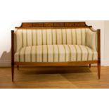 Biedermeier-Sofa1. Hälfte 19. Jh., Kirschbaum, massiv, partiell furniert, partiell ebonisiert,