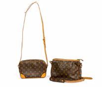 Paar Louis Vuitton Crossbody Shoulder BagsFrankreich, eine 'Trocadéro', März 1990, Leder mit