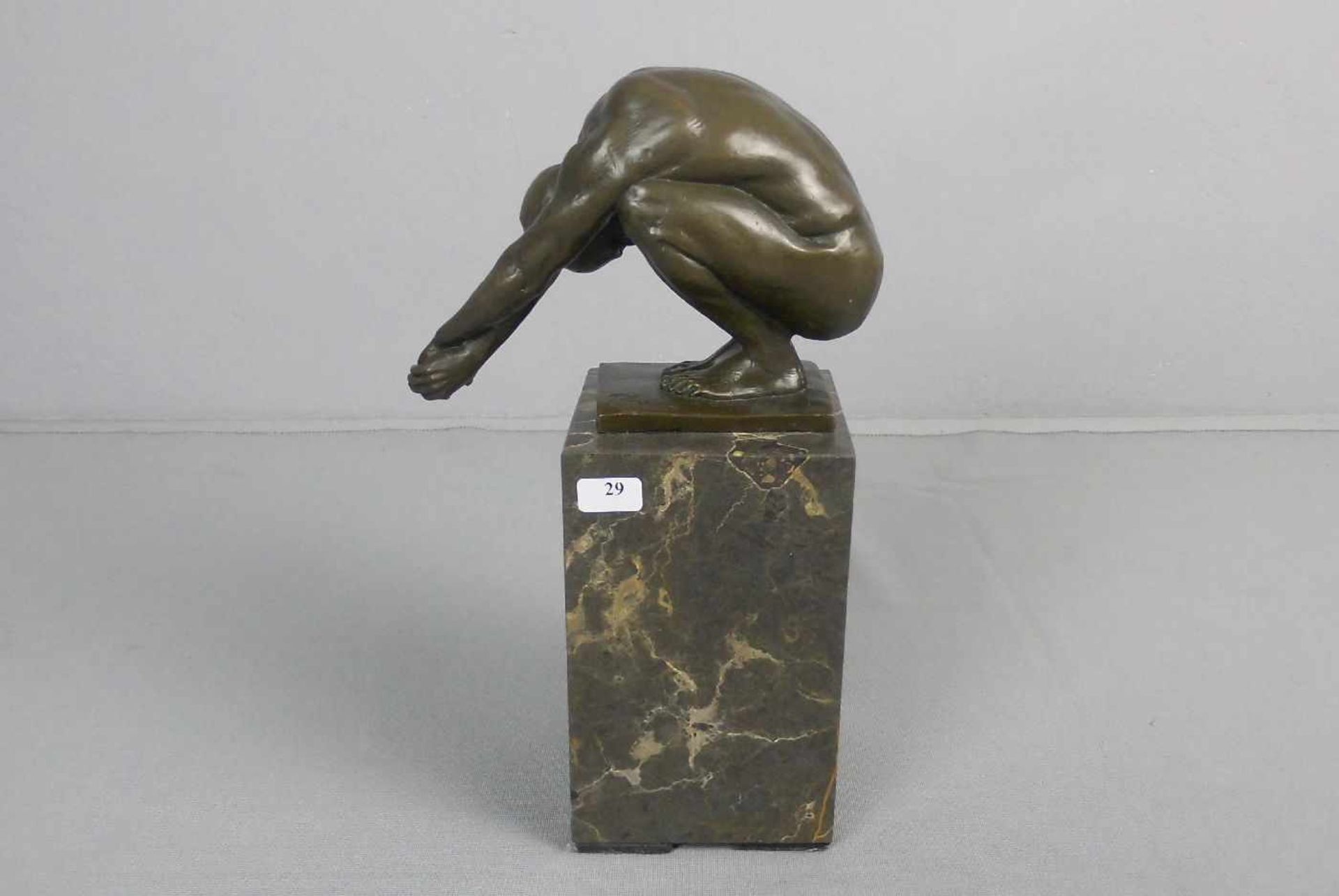 LOPEZ, MIGUEL FERNANDO (auch Milo, geb. 1955 in Lissabon), Skulptur / sculpture: "Hockender