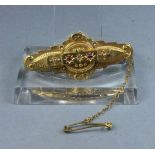 BROSCHE / brooch, England, viktorianisch, 375er Gelbgold (5,8 g), mit Nadel und Sicherheitskettchen,