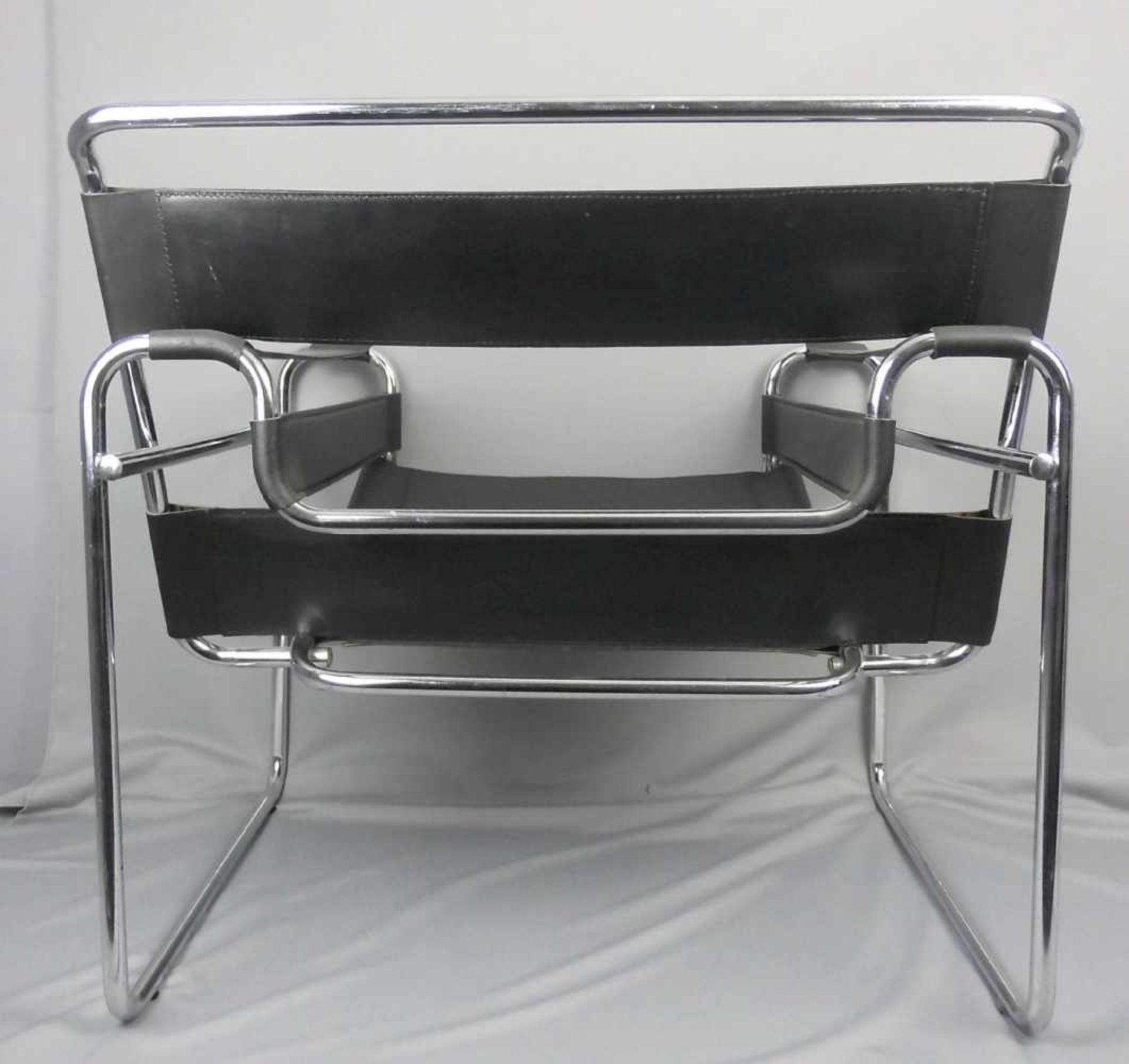 "WASSILY CHAIR " / "Wassily - Sessel / Armlehnstuhl" von Marcel Breuer, Entwurf um 1925, hier - Bild 4 aus 4