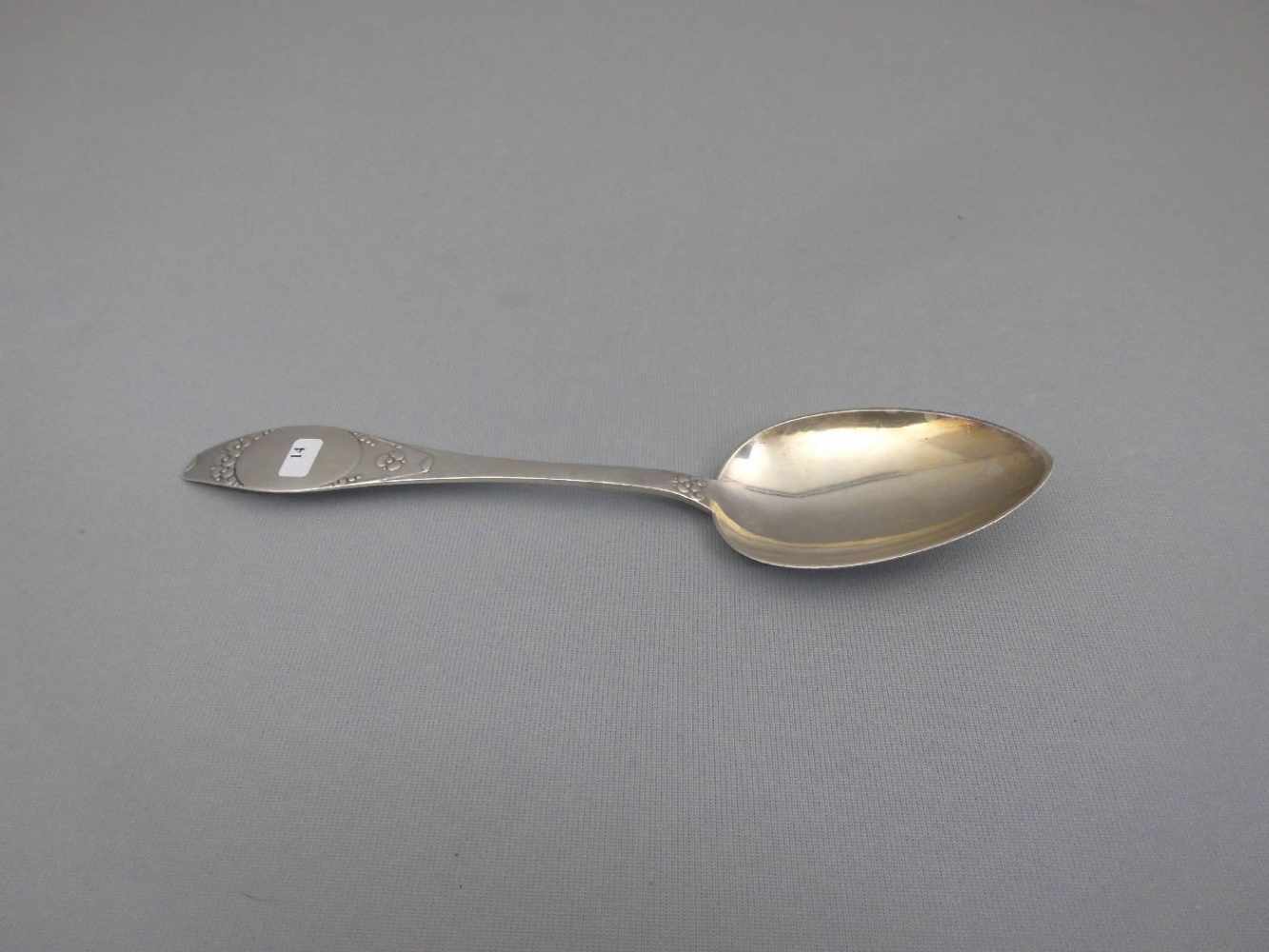 GROSSER VORLEGELÖFFEL / big silver spoon, 826er Silber (97 g), gepunzt mit Dreiturmpunze (Dänemark /