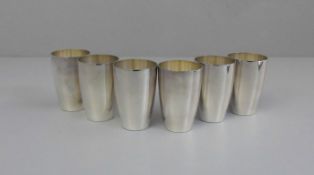 6 SILBERBECHER / silver cups, 835er Silber (569 g), deutsch, gepunzt mit Halbmond, Krone,