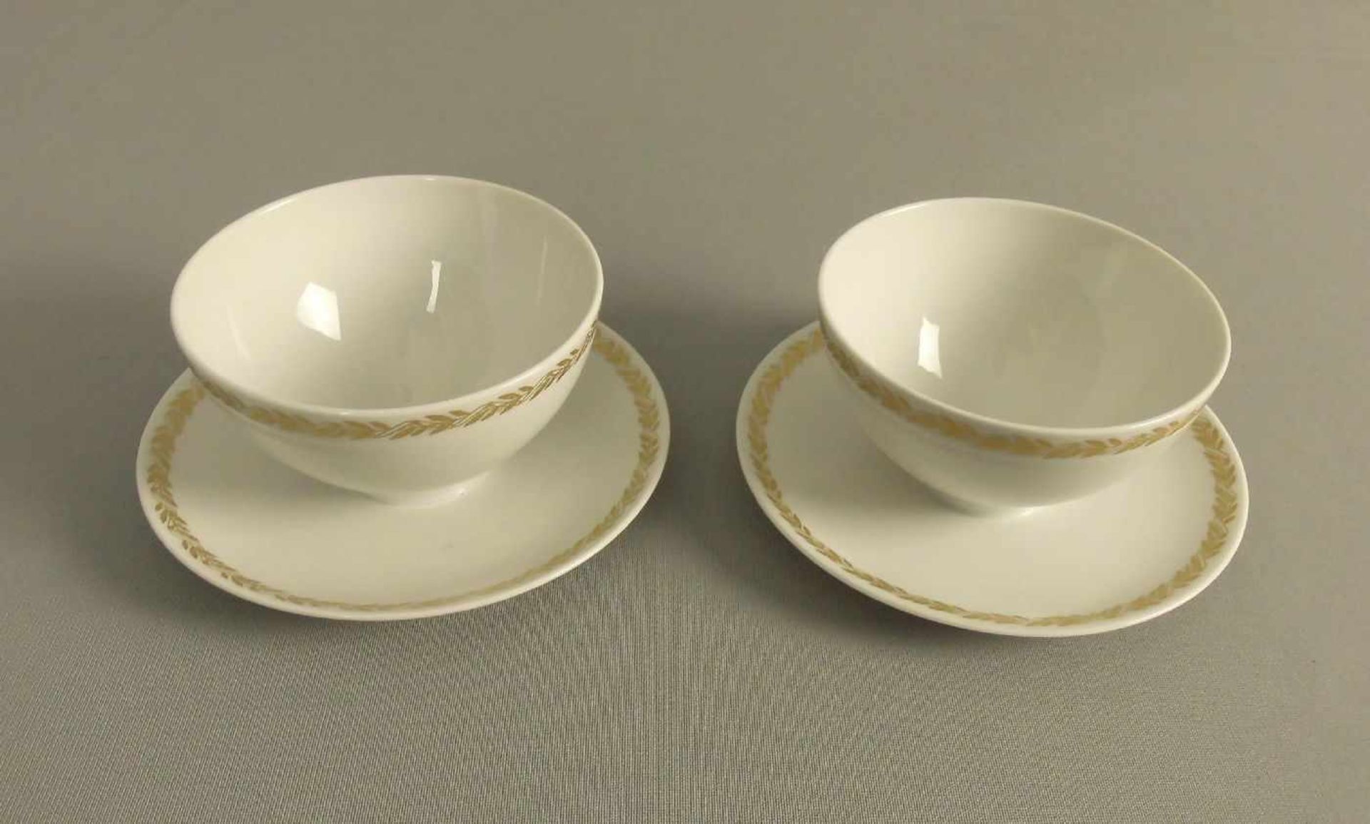 HUTSCHENREUTHER SPEISESERVICE FÜR 12 PERSONEN / dinnerware, Porzellan, Manufaktur Hutschenreuther, - Bild 7 aus 8