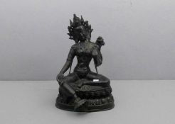 SKULPTUR: "Shyama-Tara" oder "Grüne Tara", Bronze, dunkelbraun patiniert, Anfang 20. Jh.; unter