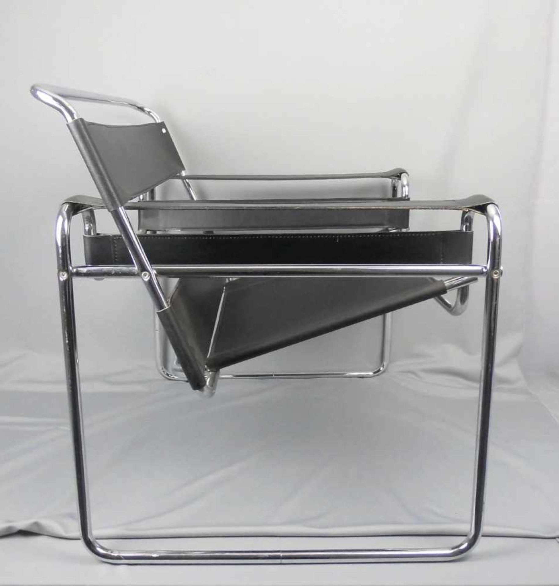 "WASSILY CHAIR " / "Wassily - Sessel / Armlehnstuhl" von Marcel Breuer, Entwurf um 1925, hier - Image 2 of 4