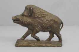 ANONYMUS (Bildhauer des 20./21. Jh.), Skulptur / sculpture: "Wildschwein", Bronzevollguss, hellbraun