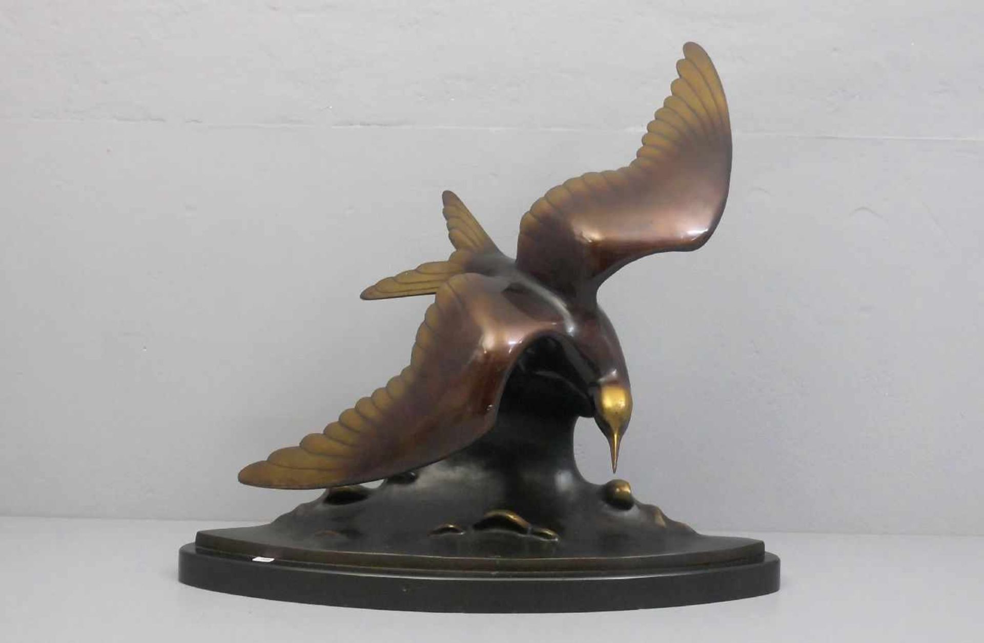 LORINO (Bildhauer des 19./20. Jh.), Skulptur / sculpture: "Möwe", Bronze, dunkelbraun, hellbraun und