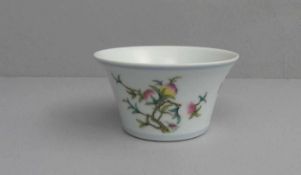 SCHALE / bowl, Porzellan, China, unter dem Stand gemarkt mit ungedeuteter quadratischer