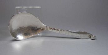 SILBERNER VORLEGELÖFFEL / serving spoon, Norwegen, 1. H. 20. Jh., 830er Silber (95 g), gemarkt mit