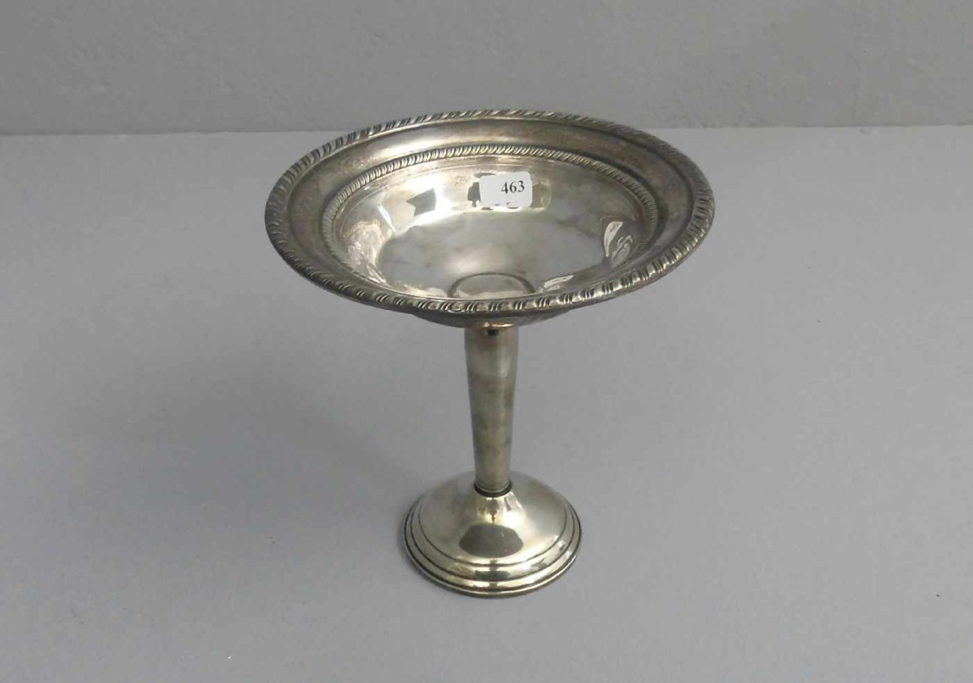 KLEINE FUSSSCHALE / silver bowl on a stand, Sterlingsilber mit beschwertem Fuß (insg. 167 g).