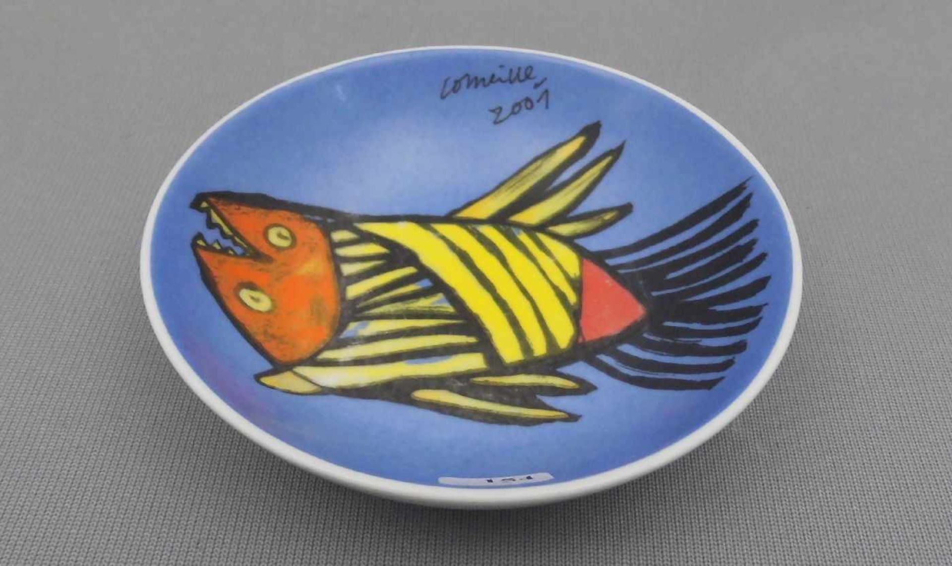 CORNEILLE (eigentlich Guillaume Cornelis van Beverloo, 1922-2010), Porzellan - Schale: "Fisch",