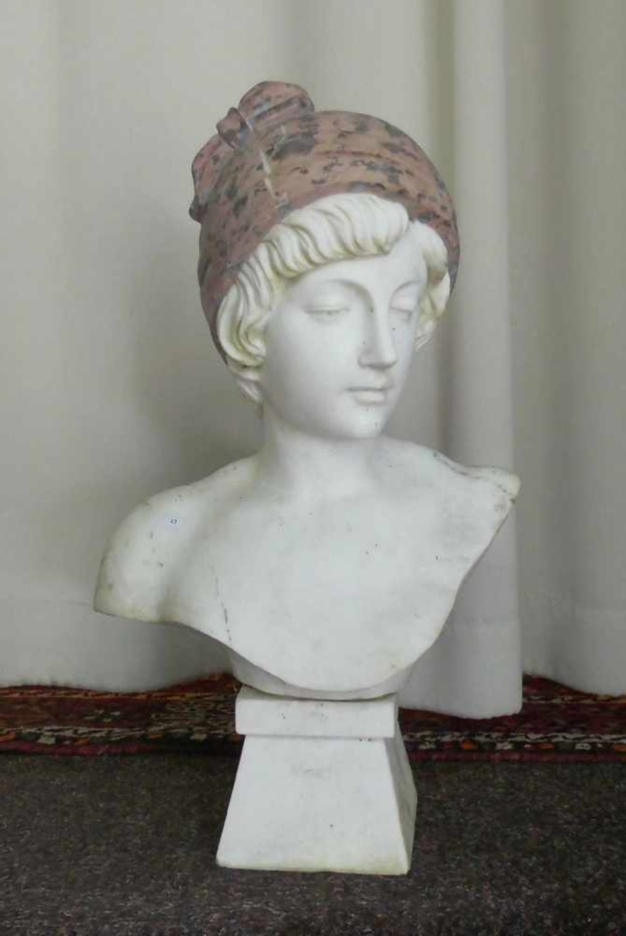 ANONYMUS (20. Jh.), Skulptur: "Büste einer Orientalin", vollplastische Darstellung einer jungen Frau