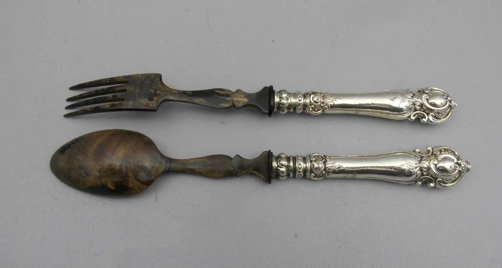 VORLEGEBESTECK / SALATBESTECK / serving cutlery, deutsch, um 1900 / Historismus, 800er Silber ( - Bild 2 aus 3