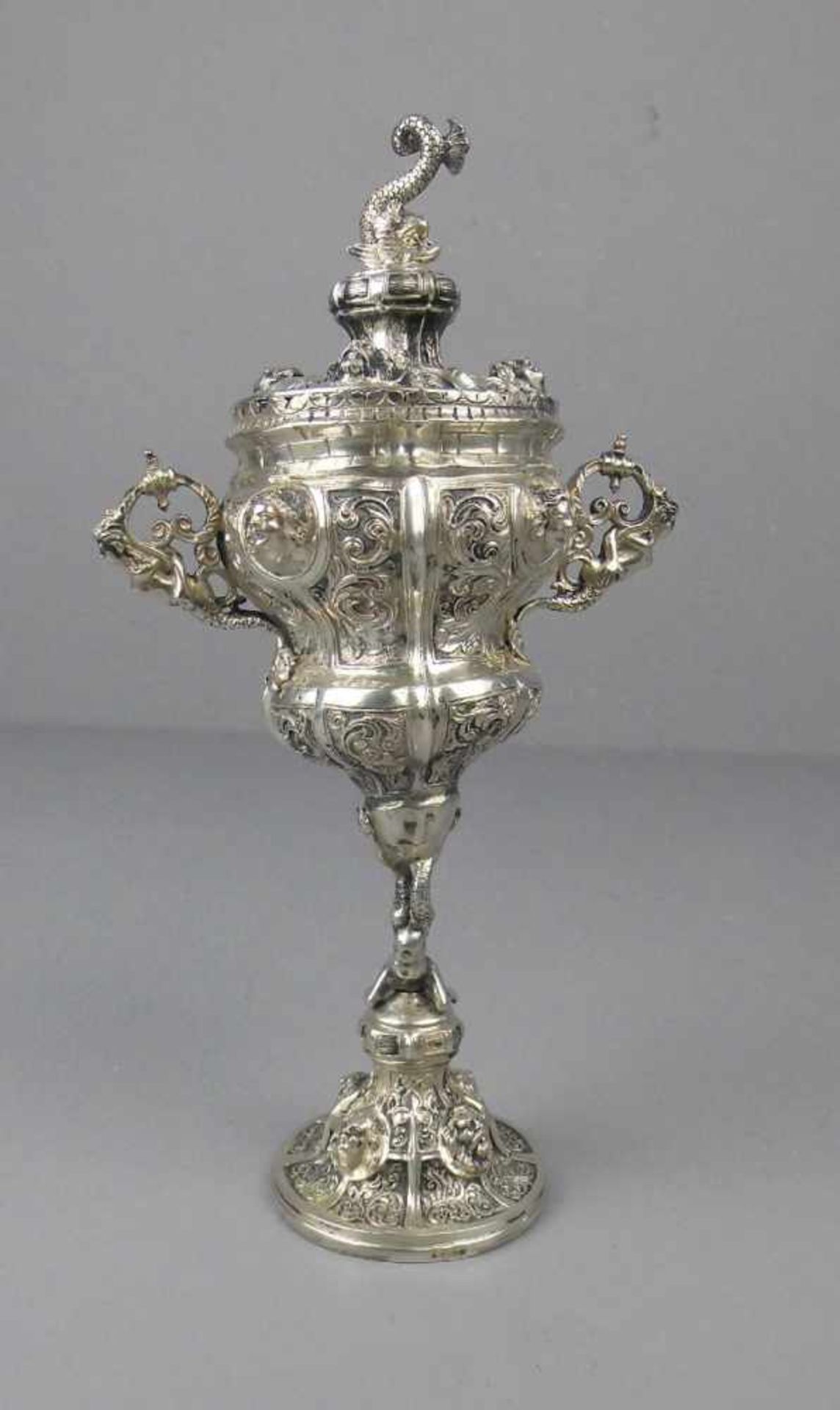 BAROCKER AUGSBURGER DECKELPOKAL / KLEINER TAFELAUFSATZ / goblet, Silber (283 g), gegossen und - Bild 18 aus 22