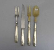 KONVOLUT ART DÉCO VORLEGEBESTECK / serving cutlery, Frankreich / wohl Paris, Silber (wohl 935er,