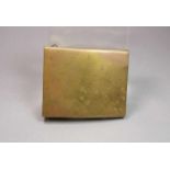 ORIGINALES KOPPELSCHLOSS ohne Hoheitszeichen oder Devise, goldfarbenes Metall, gebogte Form. 5,3 x