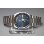 NEUWERTIGE ARMBANDUHR: SEIKO 5 / wristwatch, Japan, Automatik-Uhr. Stahlgehäuse und -