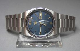 NEUWERTIGE ARMBANDUHR: SEIKO 5 / wristwatch, Japan, Automatik-Uhr. Stahlgehäuse und -