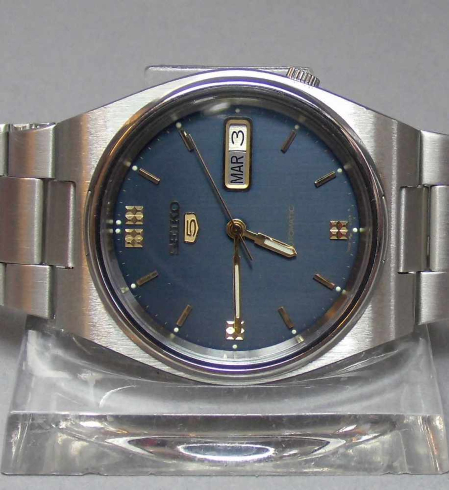 NEUWERTIGE ARMBANDUHR: SEIKO 5 / wristwatch, Japan, Automatik-Uhr. Stahlgehäuse und - - Bild 2 aus 6