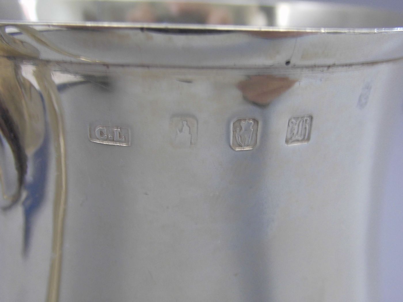 SILBERNER BECHER / silver mug / jar, Sterlingsilber (394 g), gepunzt Dublin / Irland 1903, Meister - Bild 3 aus 4