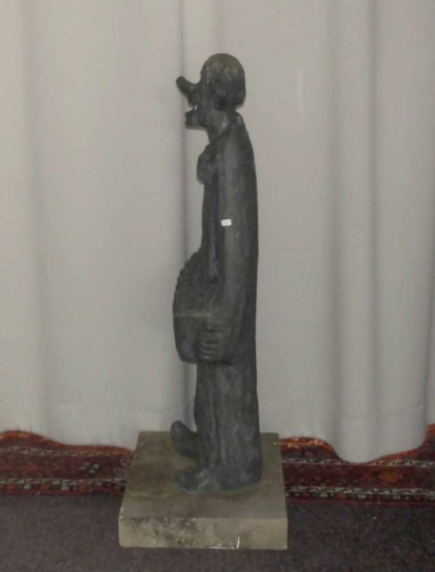 KRAUTWALD, JOSEPH (Borkenstadt / Oberschlesien 1914-2003 Rheine), Skulptur: "Clown mit Akkordeon" ( - Image 2 of 3