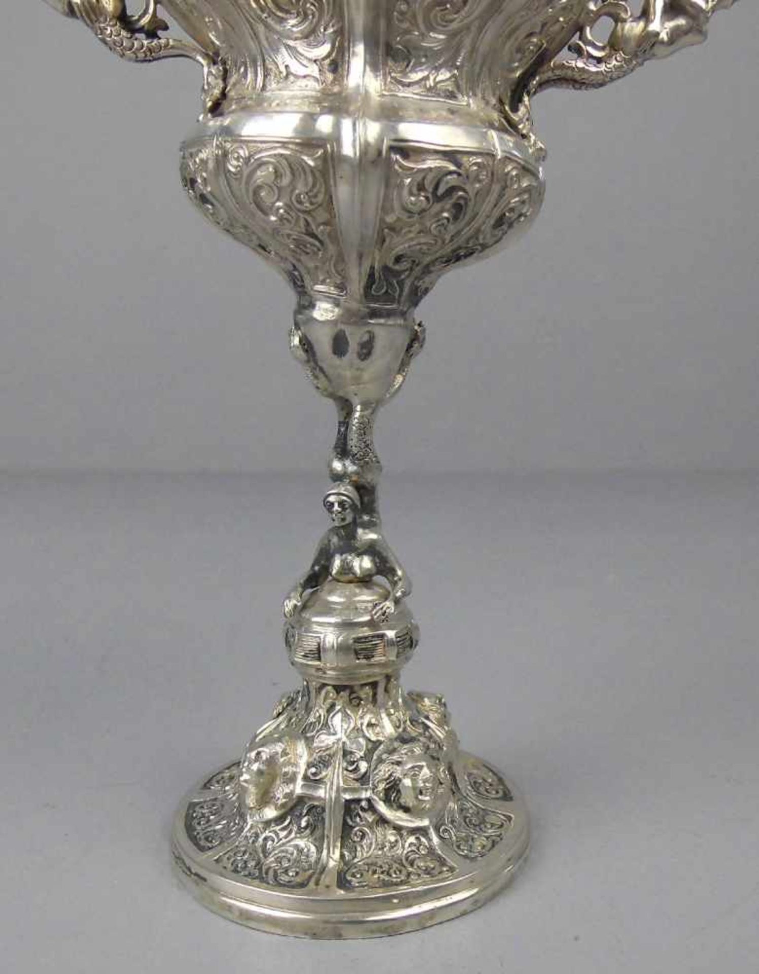 BAROCKER AUGSBURGER DECKELPOKAL / KLEINER TAFELAUFSATZ / goblet, Silber (283 g), gegossen und - Bild 16 aus 22