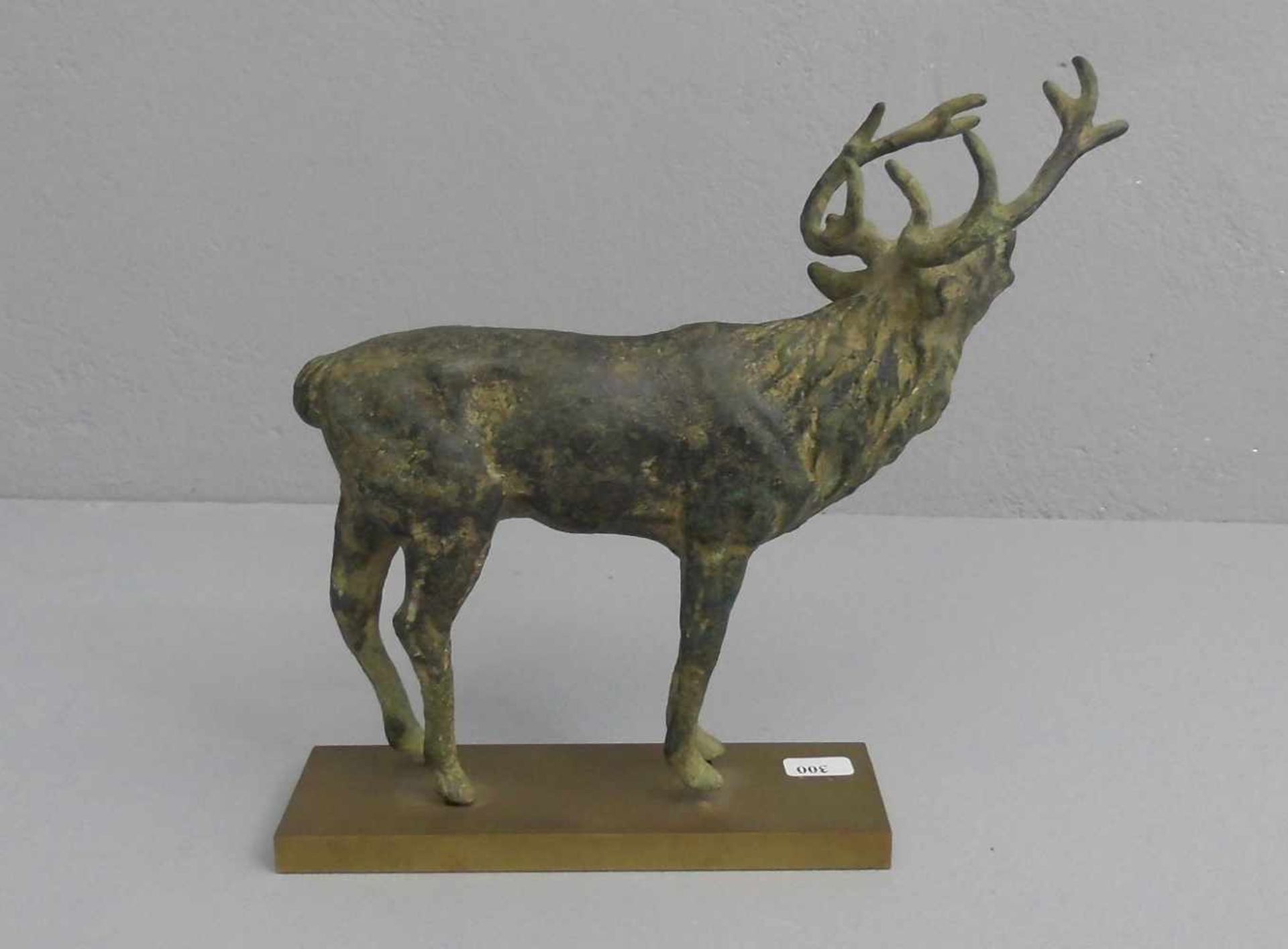 SKULPTR "Hirsch", Bronze, grün patiniert in unterschiedlichen Nuancierungen. Naturalistisch - Image 3 of 4