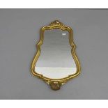 KLEINER WANDSPIEGEL / small mirror, 20. Jh., goldfarbene Masse, gearbeitet in historischer