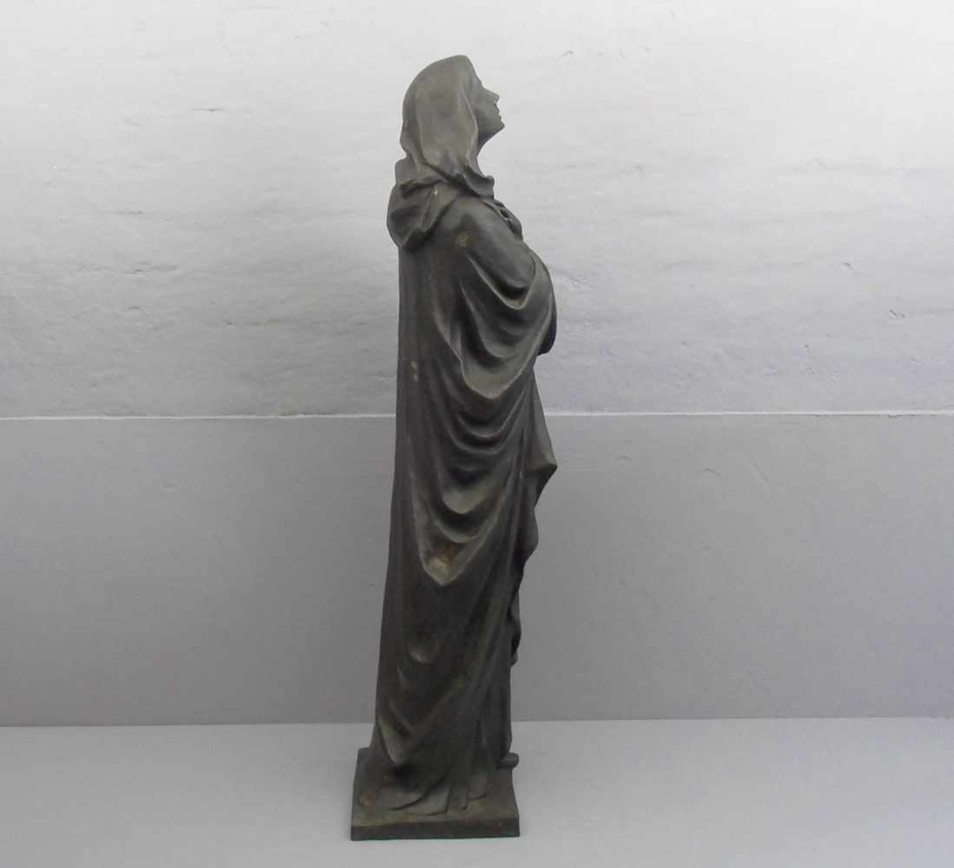 VANNUCCI (ital. Bildhauer des 19./20. Jh.), Skulptur / sculpture: " Madonna", Bronze, dunkelbraun - Image 2 of 4