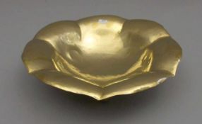 ART DÉCO - SCHALE, um 1920, goldfarbenes Metall, gemarkt Heyer, bezeichnet "Handarbeit" und