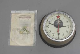 U-BOOT - UHR / WANDUHR, sogenannte Kapitänsuhr, UdSSR / Russland, um 1950. Rundes und aufgewölbtes