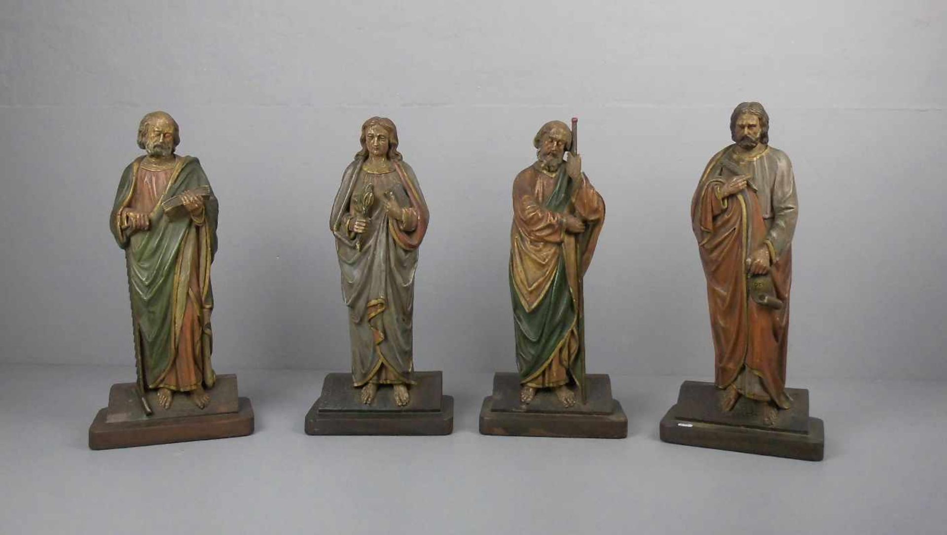 4 HEILIGEN - SKULPTUREN, Nazarener - Stil, 19. Jh.; auf schrägem Postament und eckgerundeter Plinthe