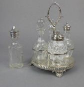 VERSILBERTE MENAGE MIT 4 GLASBEHÄTERN, versilbertes Metall und Glas, um 1900, England, Manufaktur