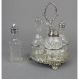 VERSILBERTE MENAGE MIT 4 GLASBEHÄTERN, versilbertes Metall und Glas, um 1900, England, Manufaktur