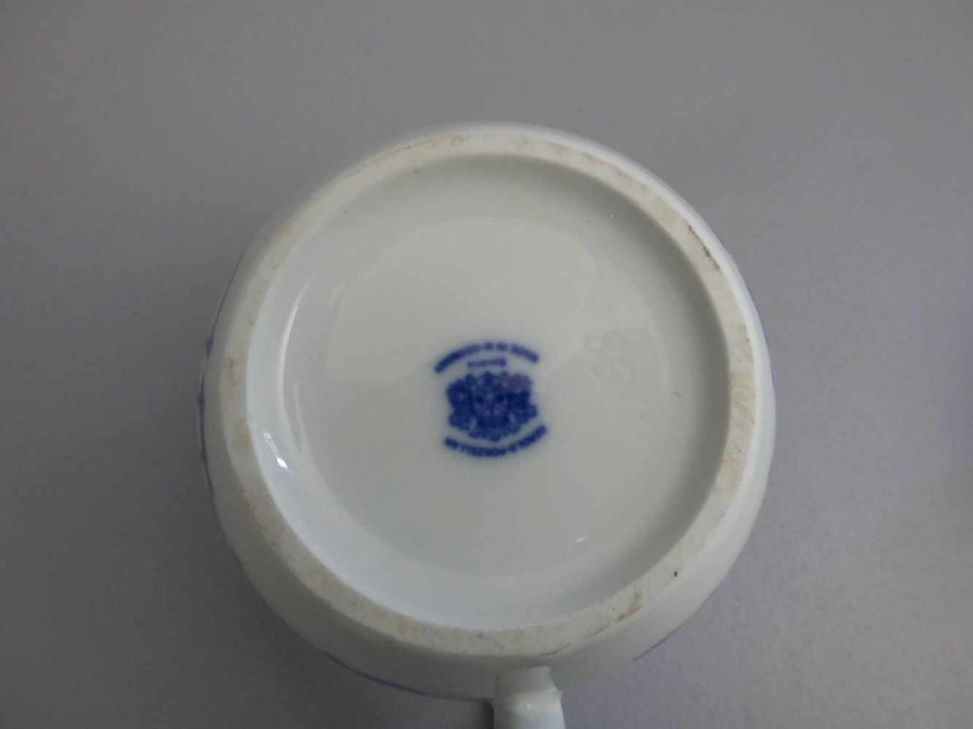 PAAR KANNEN, Porzellan, Gerold-Porzellan, Tettau, gebauchte Form mit Ohrenhenkel, blaue Staffage, - Bild 4 aus 4