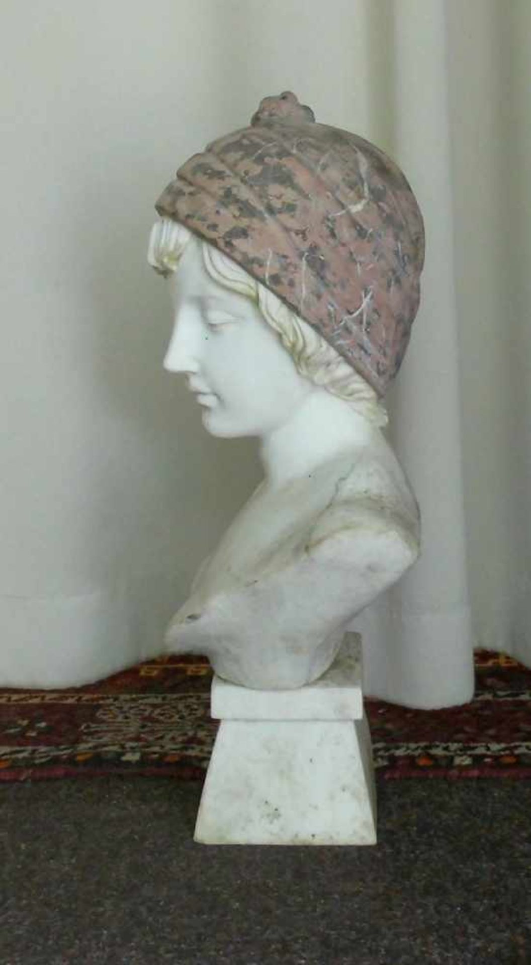 ANONYMUS (20. Jh.), Skulptur: "Büste einer Orientalin", vollplastische Darstellung einer jungen Frau - Image 2 of 3